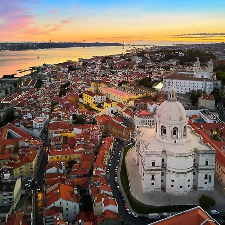 Romantichome At Alfama'S Heart Lisbon Exterior photo
